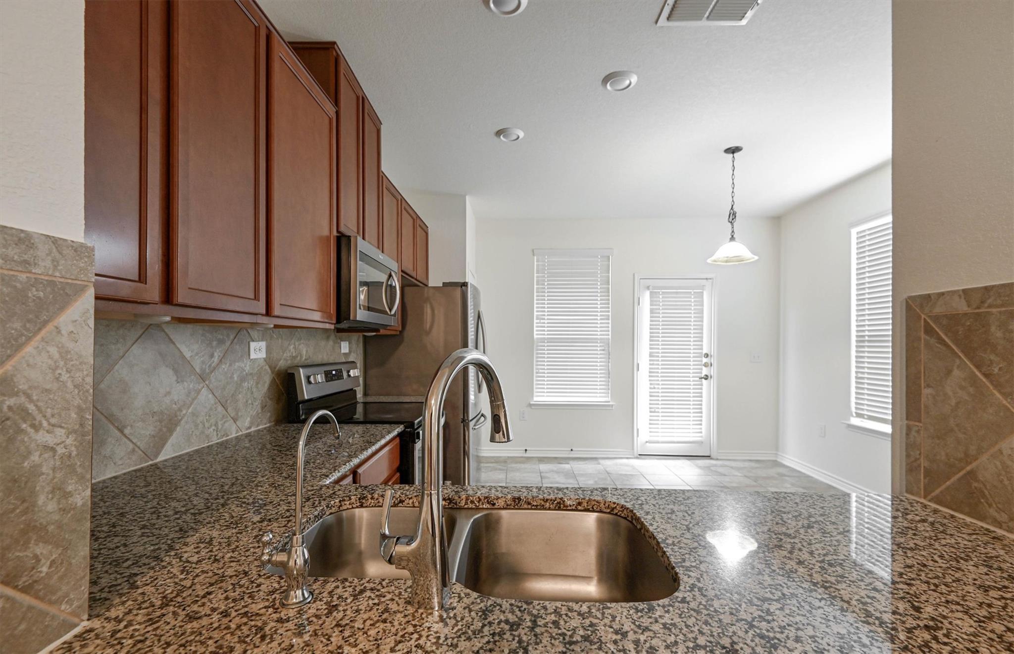 7343 Bluebonnet Bay San Antonio TX 78218