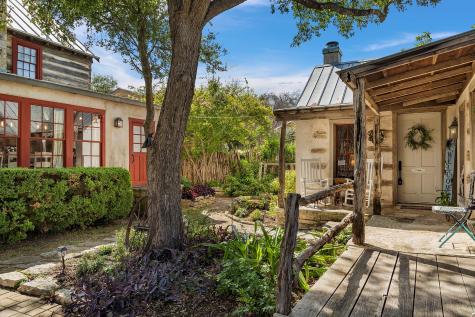 104 Austin Street Fredericksburg TX 78624