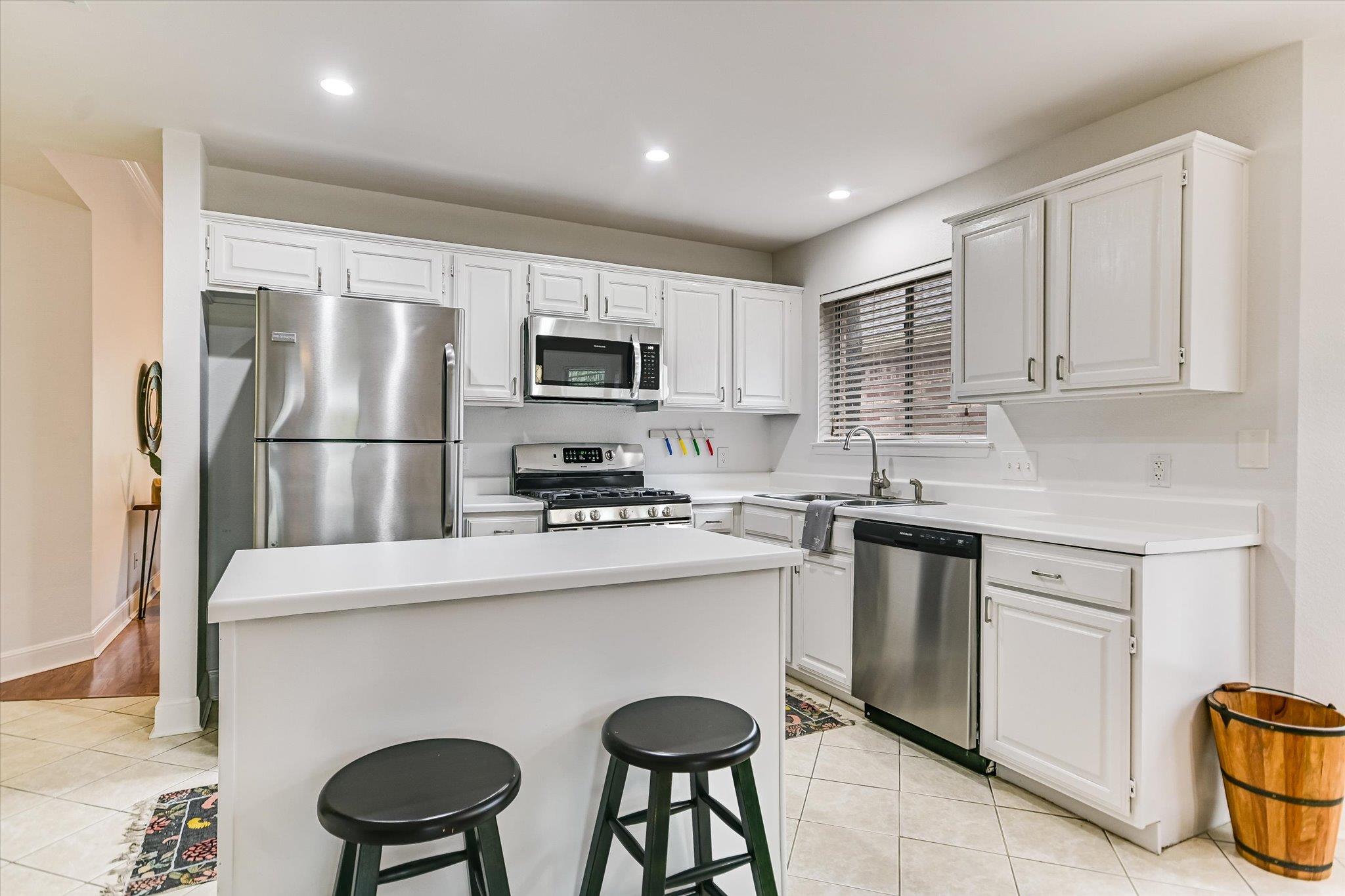 4811 Alta Loma Drive Austin TX 78749