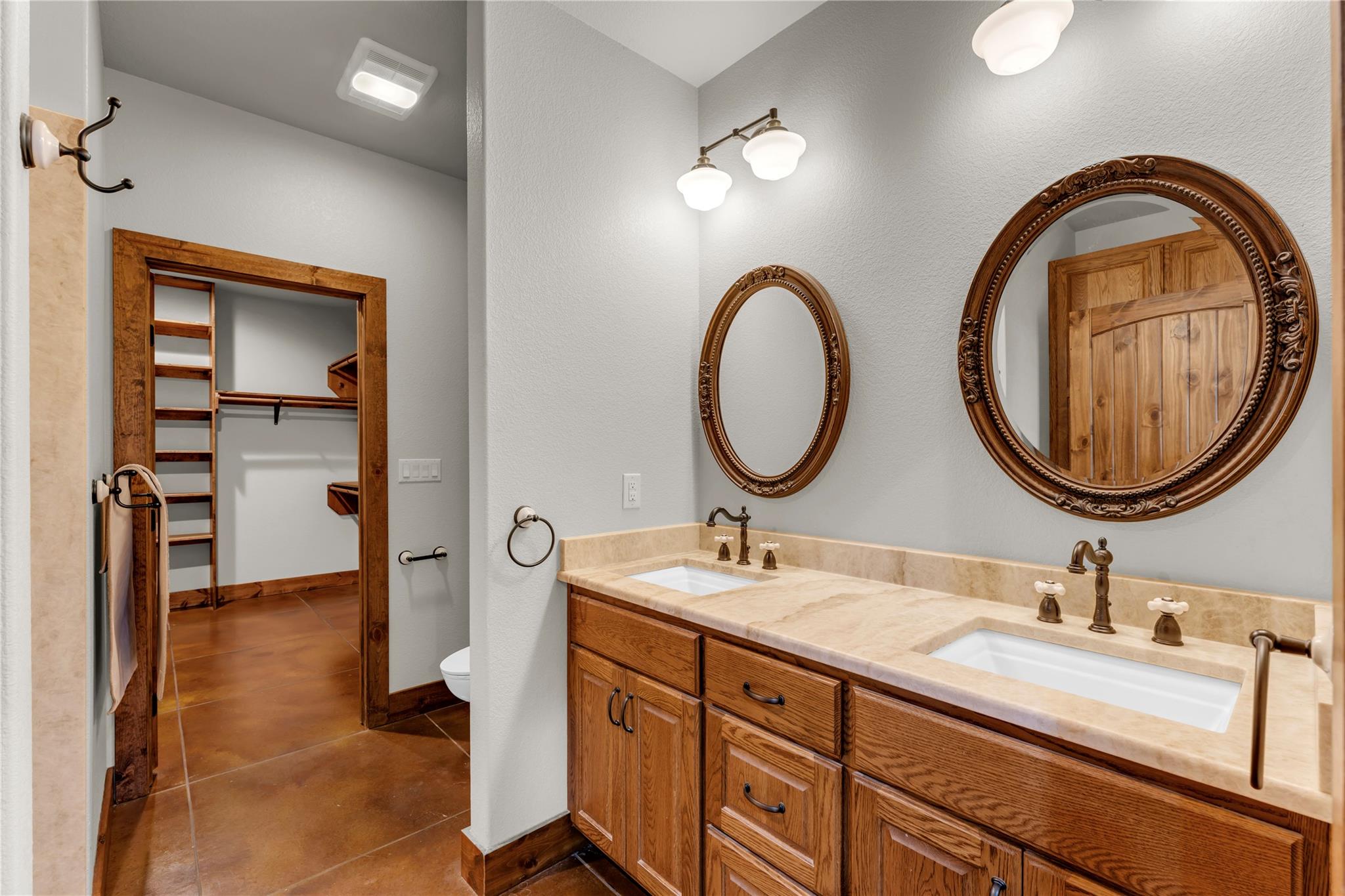 5020 County Road 252 Bertram TX 78605