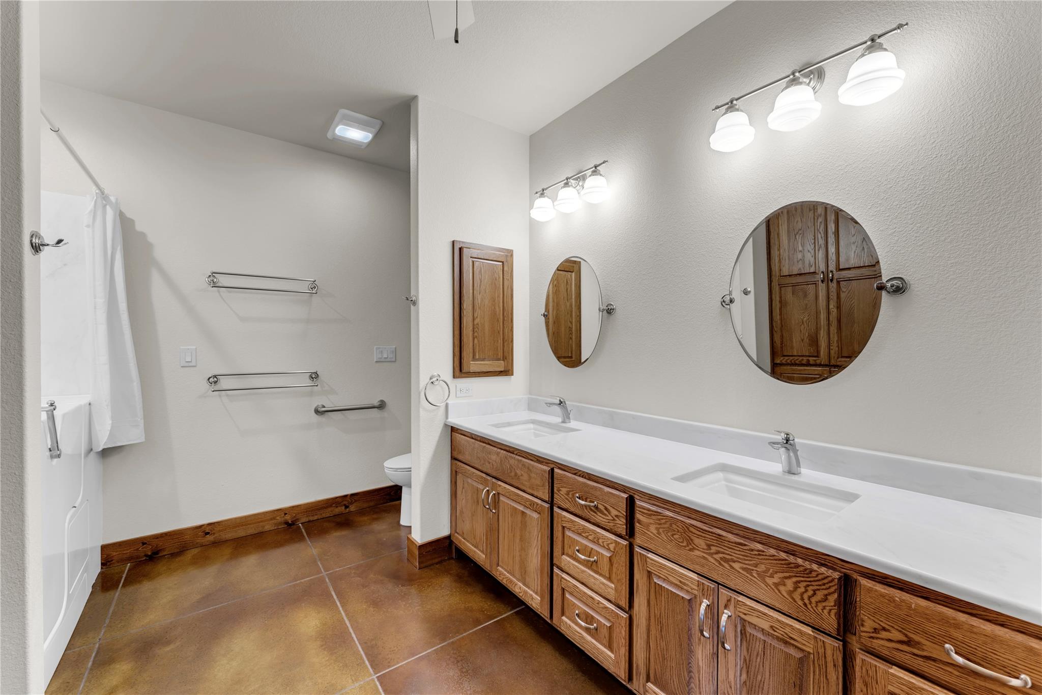 5020 County Road 252 Bertram TX 78605