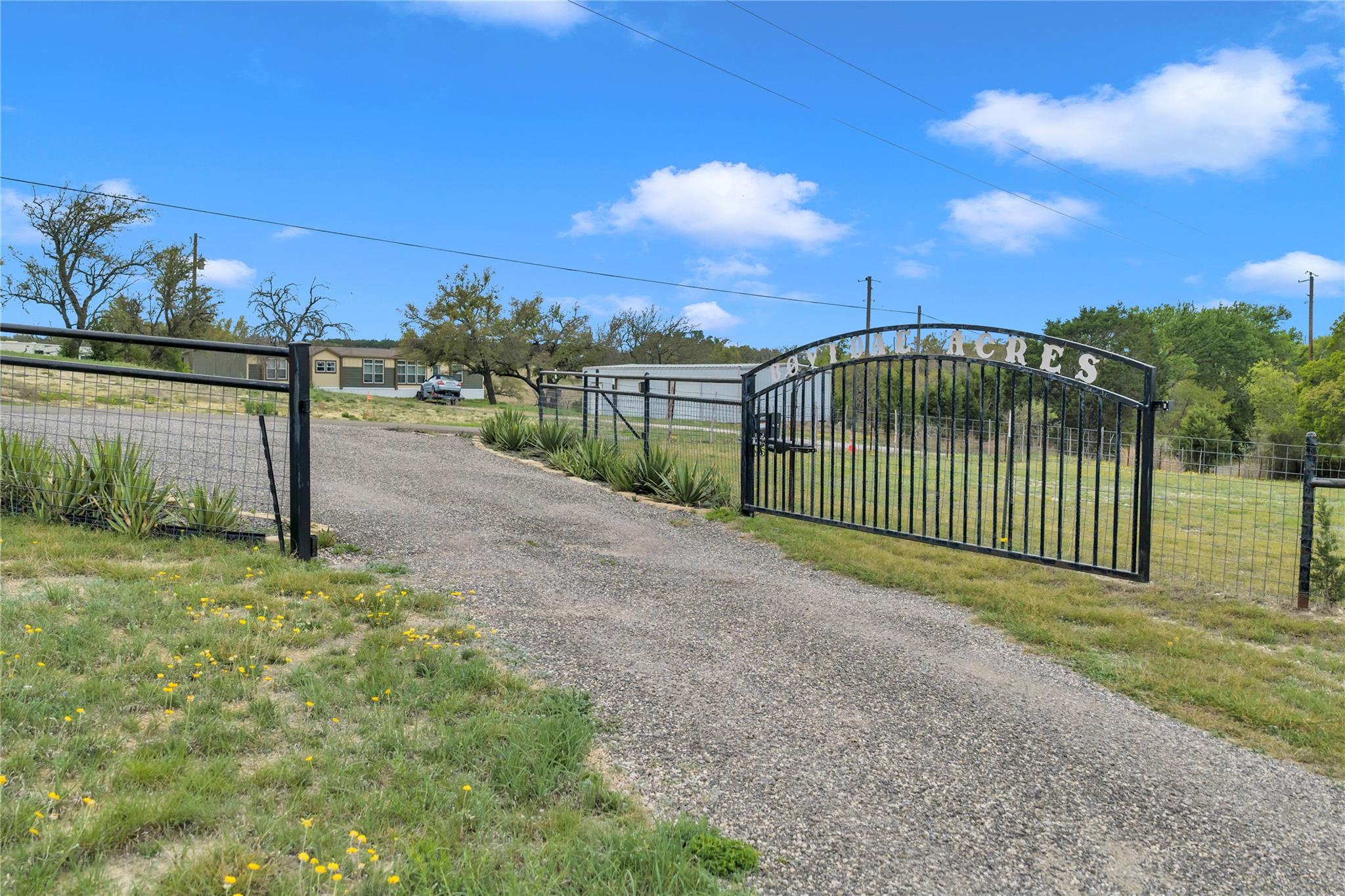 5020 County Road 252 Bertram TX 78605