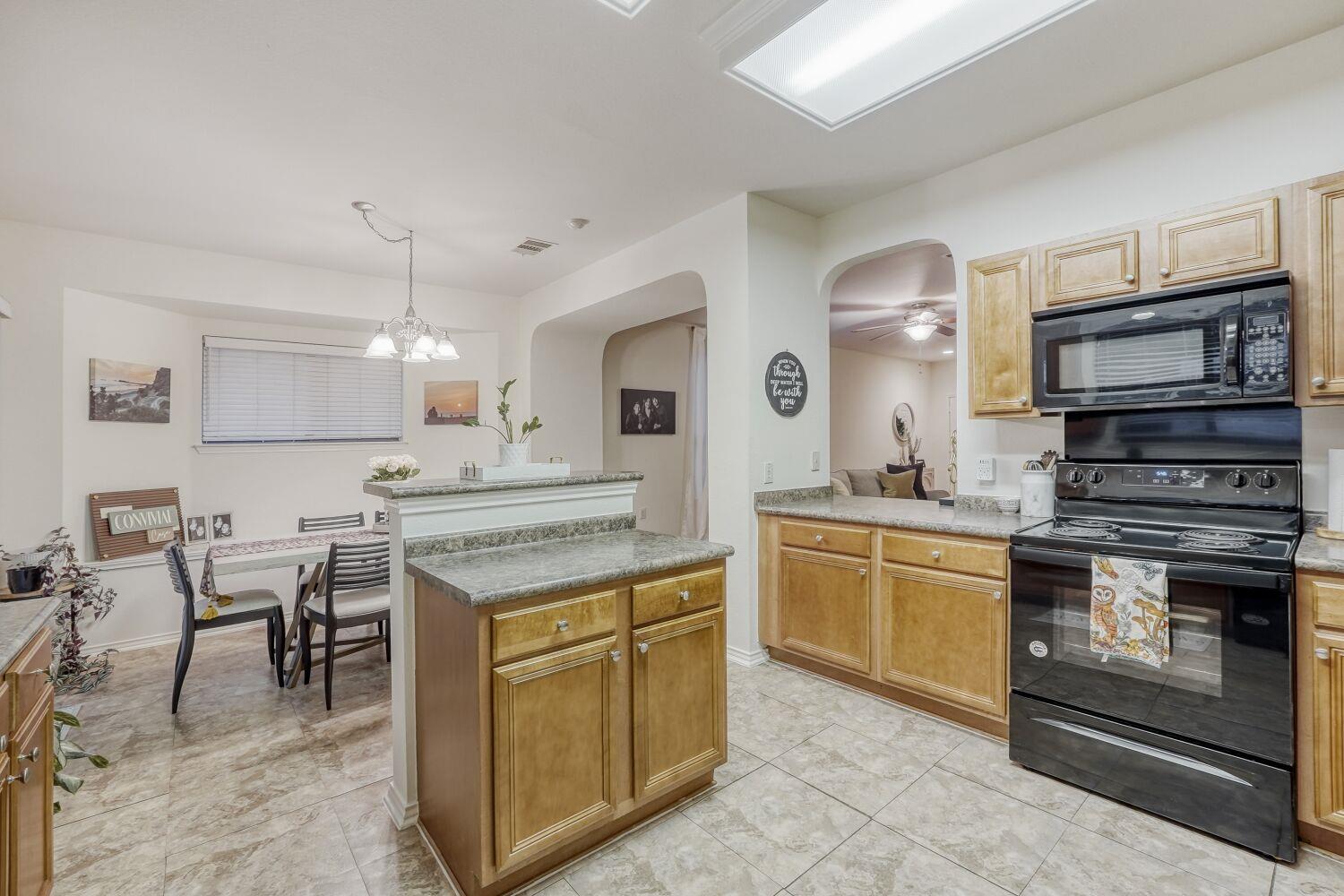 5805 Alomar Cove Del Valle TX 78617