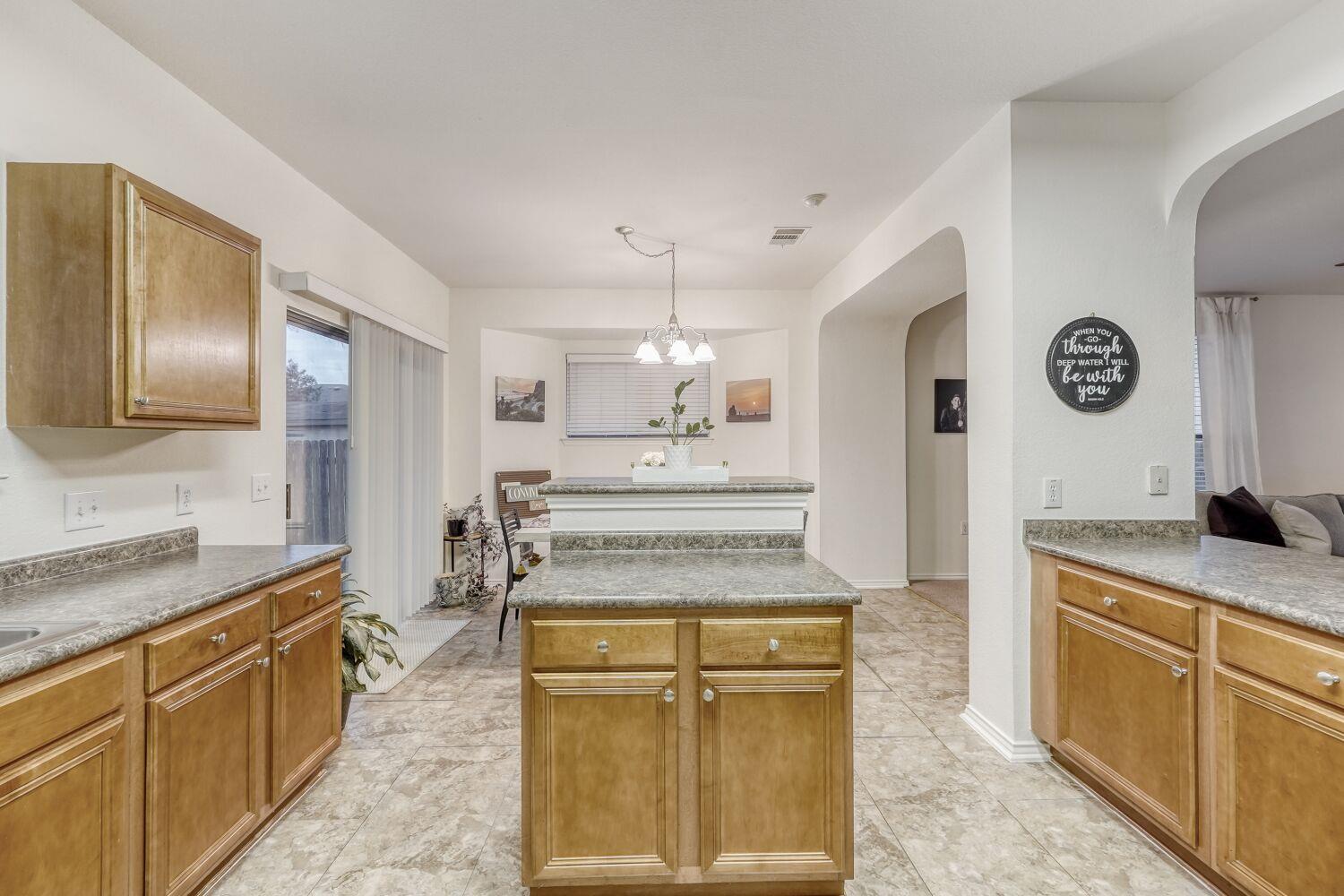 5805 Alomar Cove Del Valle TX 78617