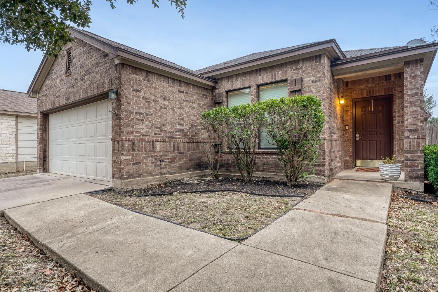 5805 Alomar Cove Del Valle TX 78617