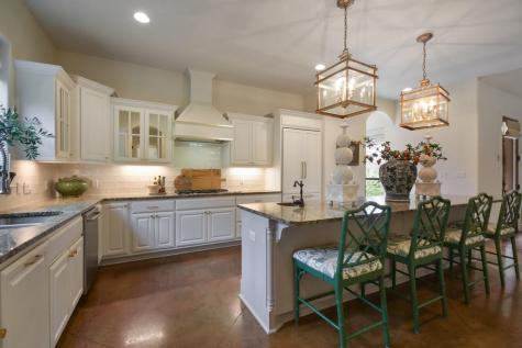 303 Rolling Green Drive Lakeway TX 78734