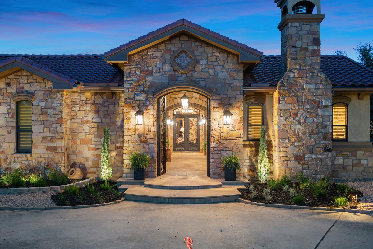 481 Chimney Cove Drive Marble Falls TX 78654