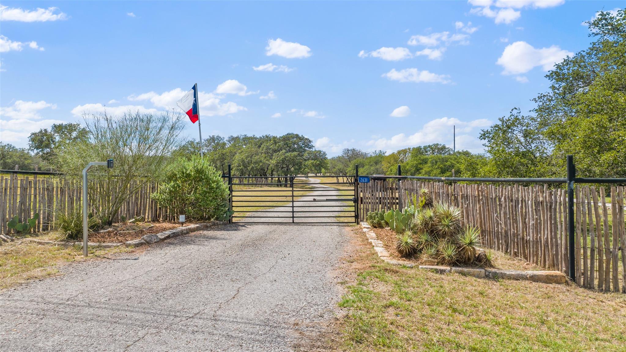 2631 N Us Highway 281 Johnson City TX 78636