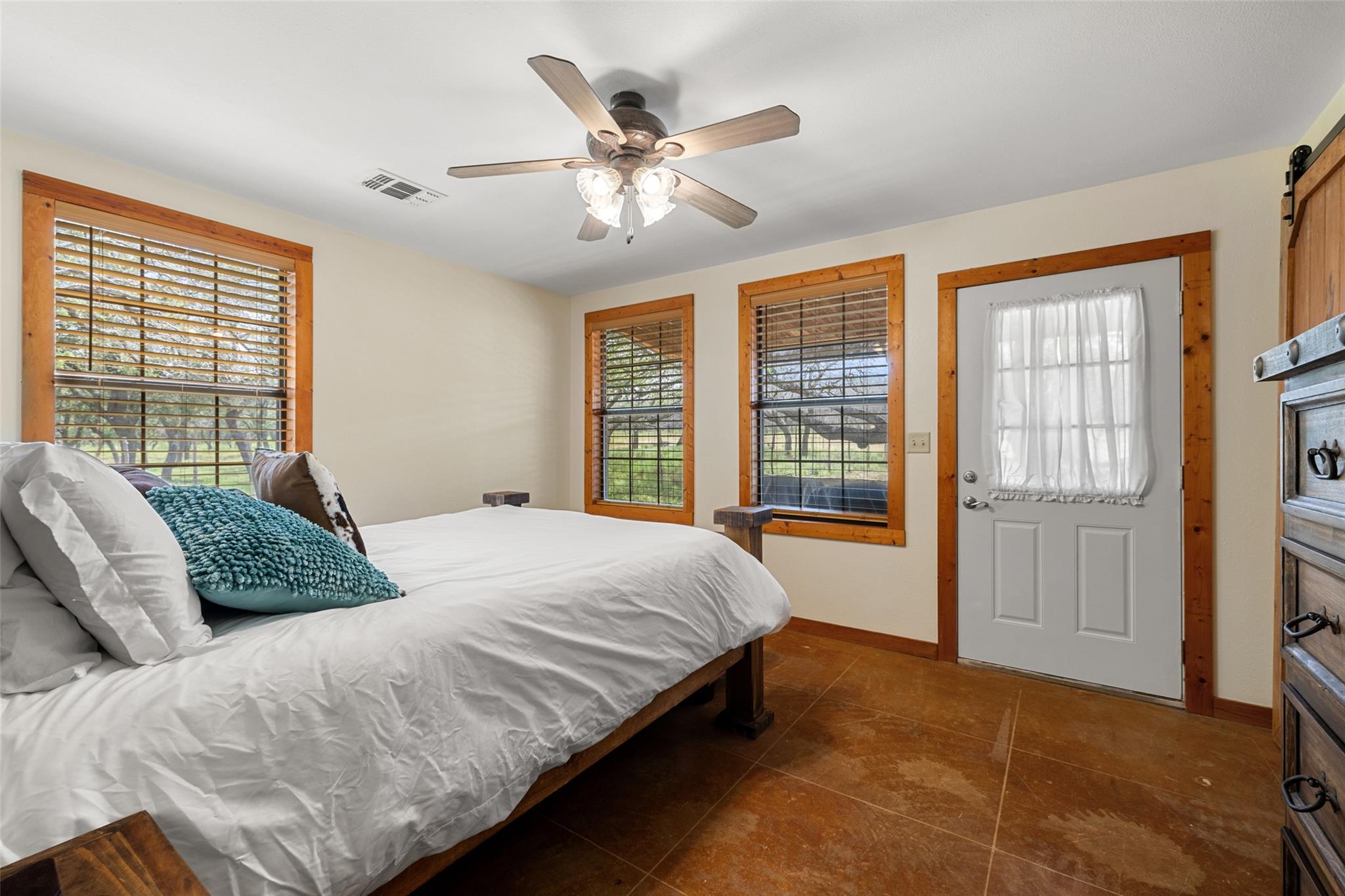2631 N Us Highway 281 Johnson City TX 78636
