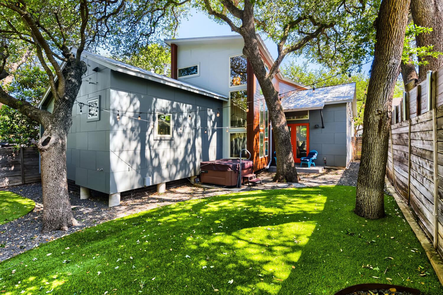 209 El Paso Street Austin TX 78704