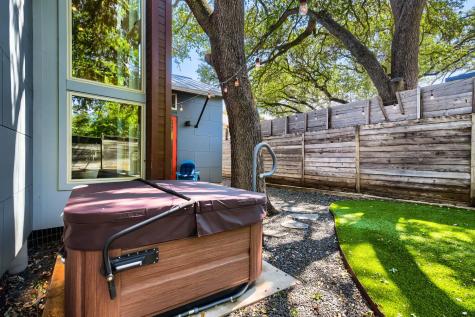 209 El Paso Street Austin TX 78704