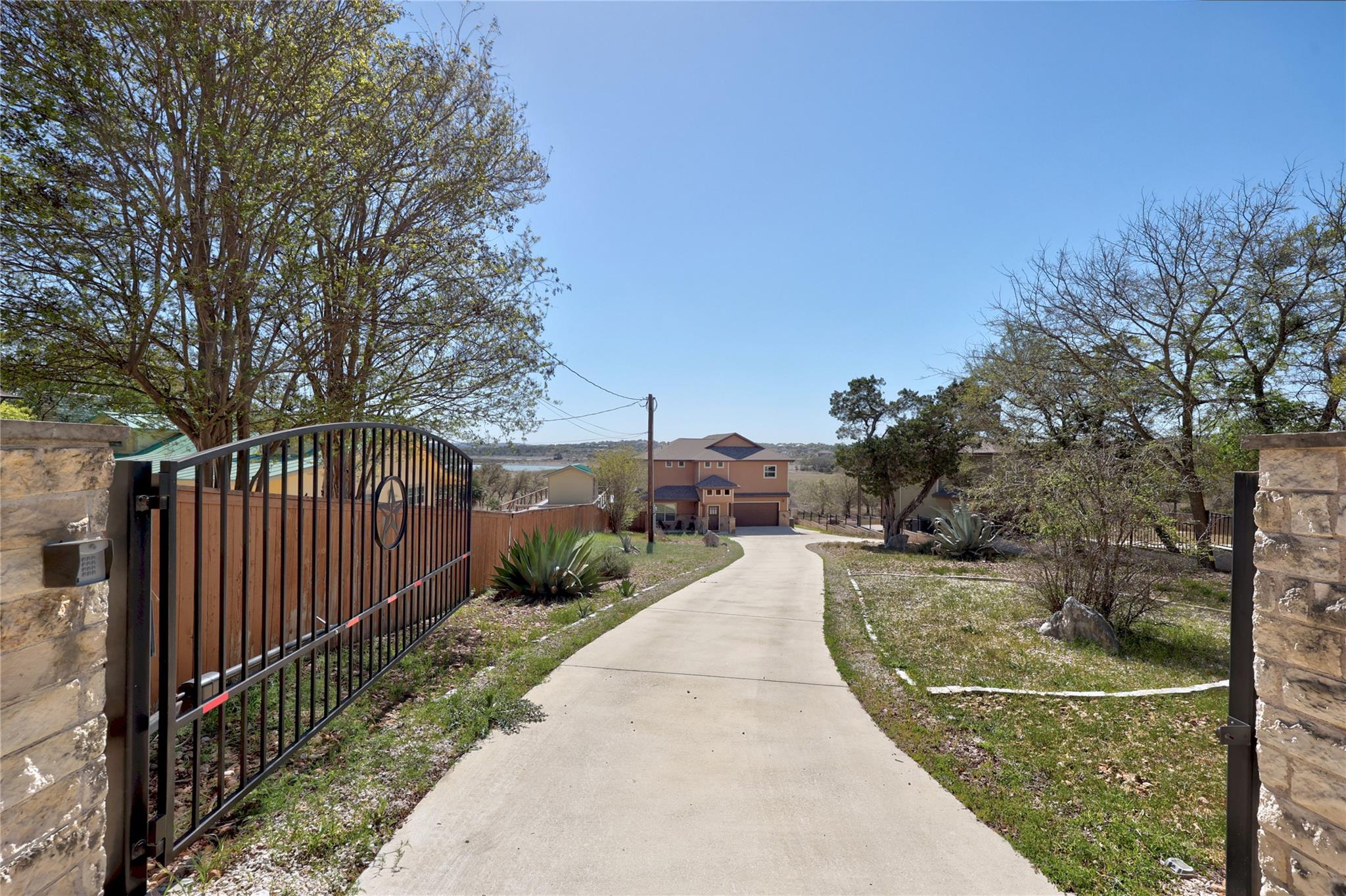 1748 Lakeshore Drive Canyon Lake TX 78133