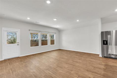 238 Sickle Loop Uhland TX 78640