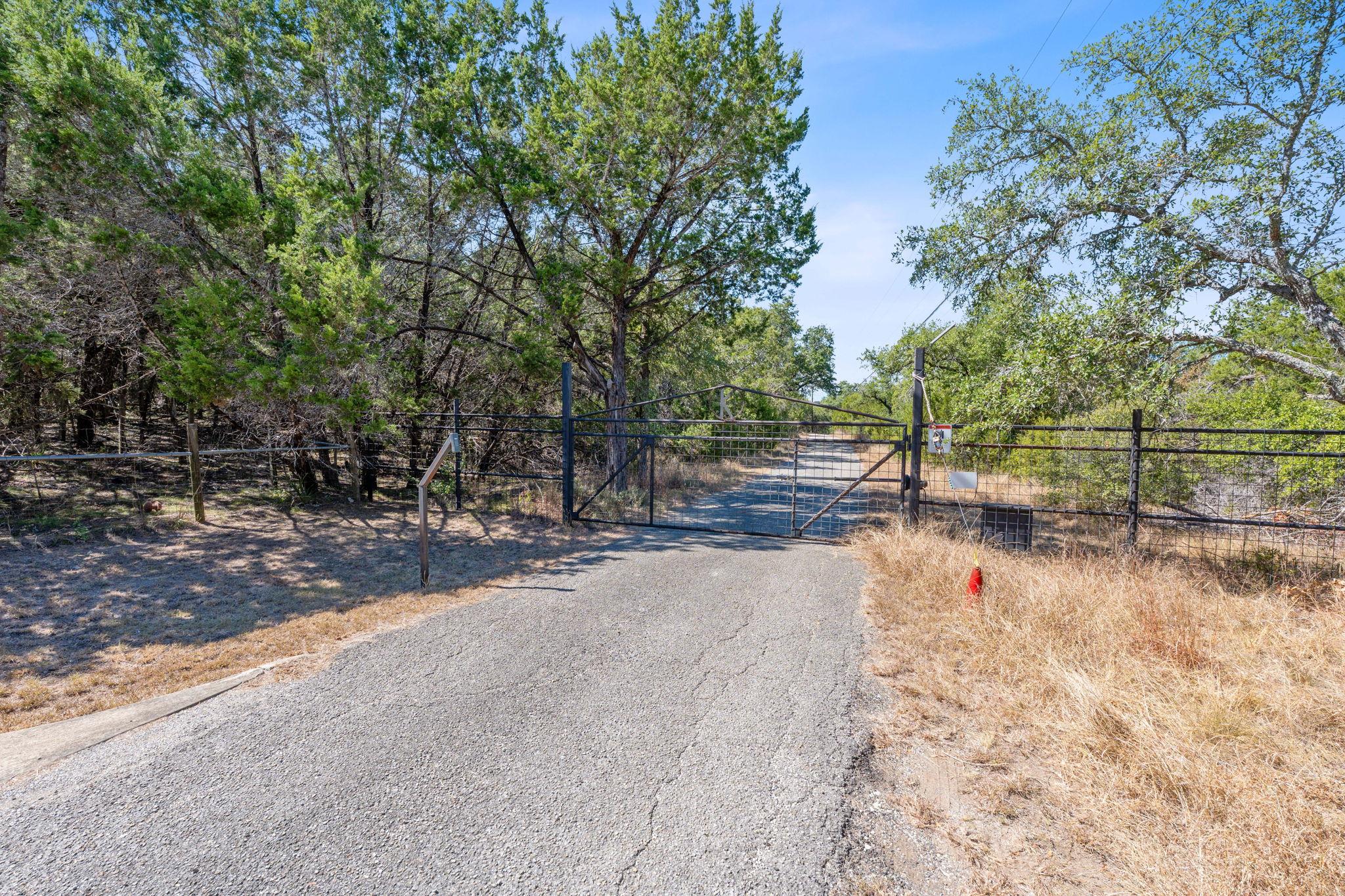8409 Appaloosa Run Austin TX 78737