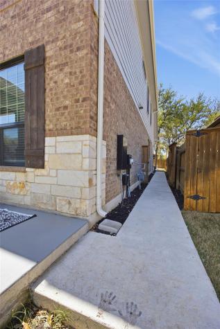 152 Rosling Drive Buda TX 78610