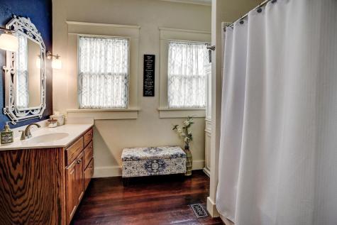 338 W Crockett Street La Grange TX 78945