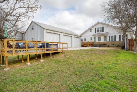 338 W Crockett Street La Grange TX 78945