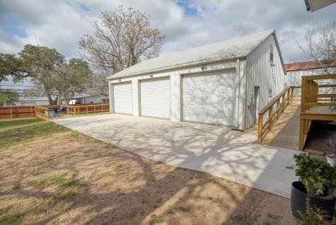 338 W Crockett Street La Grange TX 78945
