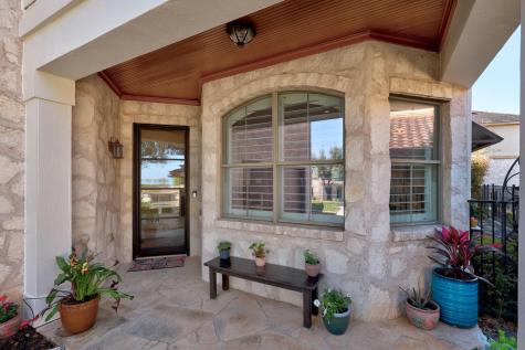 4 Hightrail Way The Hills TX 78738