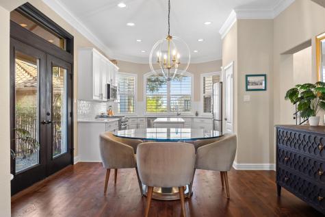 4 Hightrail Way The Hills TX 78738