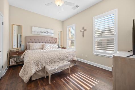 4 Hightrail Way The Hills TX 78738