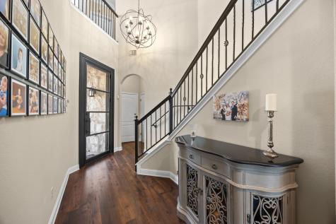 4 Hightrail Way The Hills TX 78738