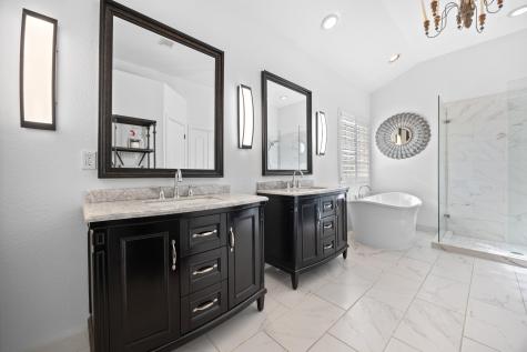 4 Hightrail Way The Hills TX 78738