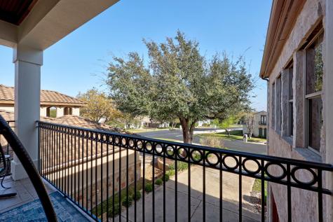 4 Hightrail Way The Hills TX 78738