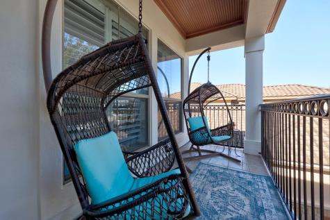 4 Hightrail Way The Hills TX 78738