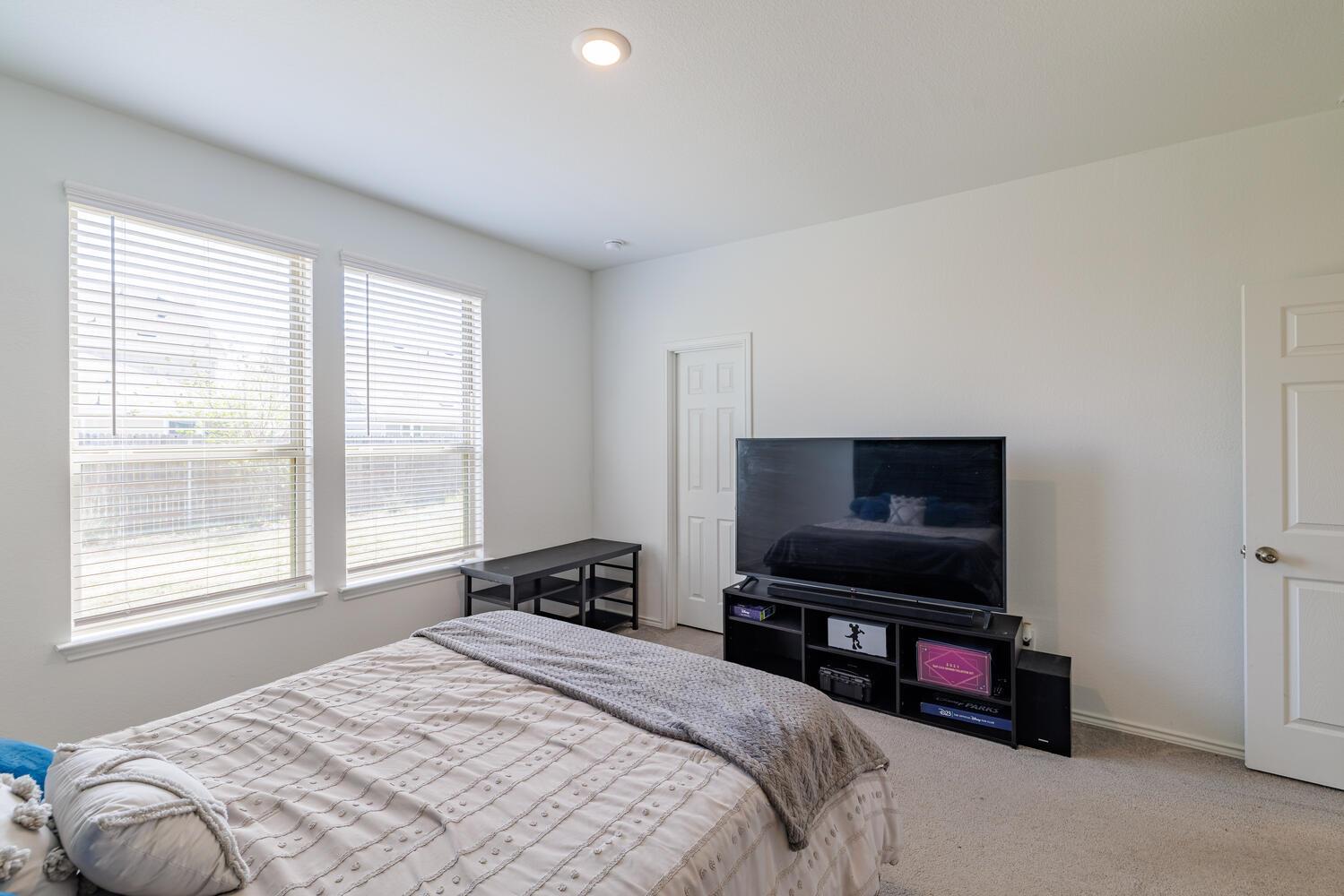 1620 Holly Lake Drive Leander TX 78641