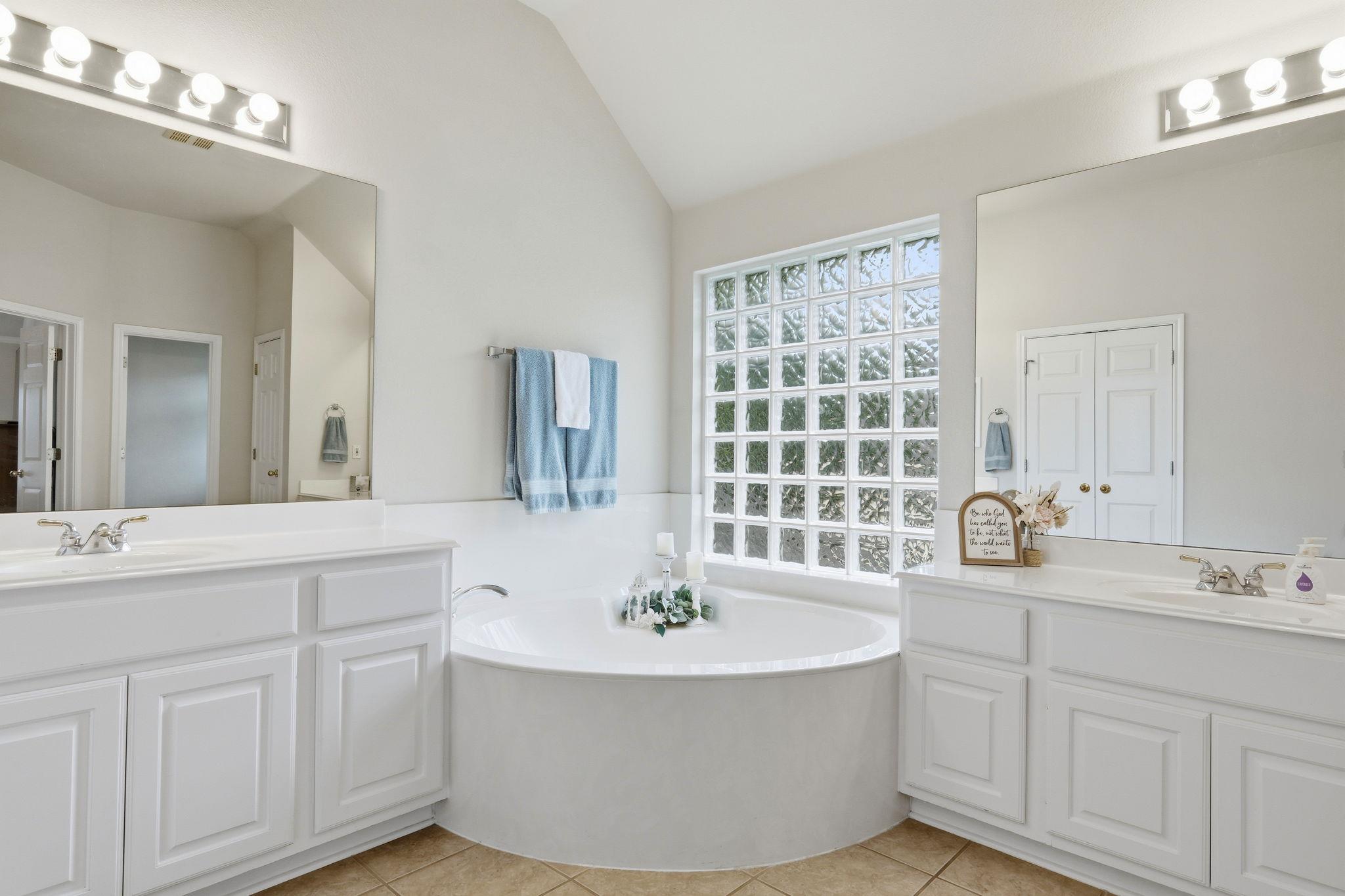 2701 Michelle Lynne Cove Round Rock TX 78681