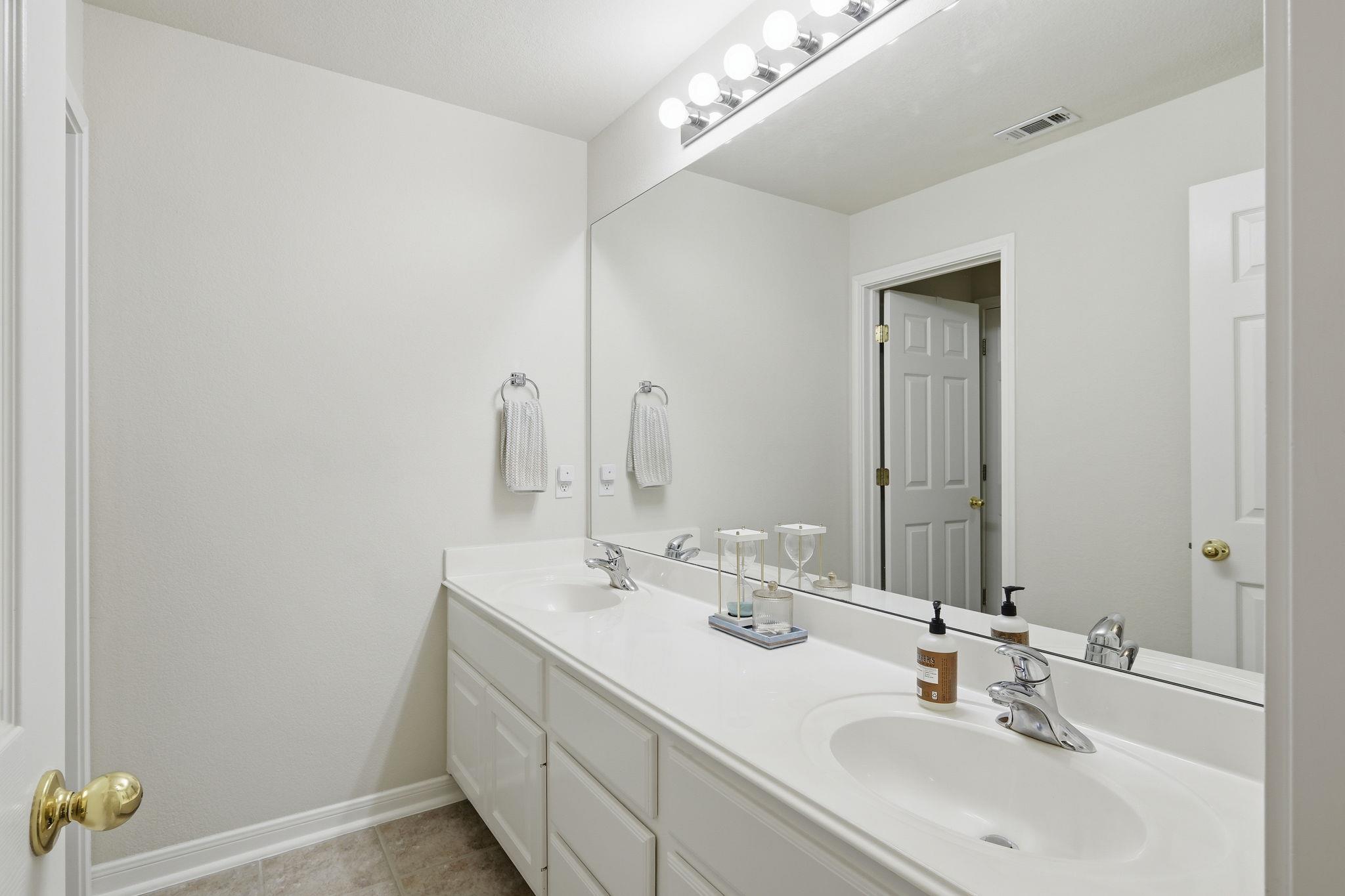 2701 Michelle Lynne Cove Round Rock TX 78681