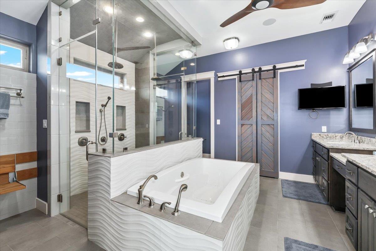 1604 Watercliffe Drive Lago Vista TX 78645