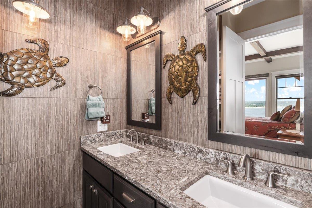 1604 Watercliffe Drive Lago Vista TX 78645