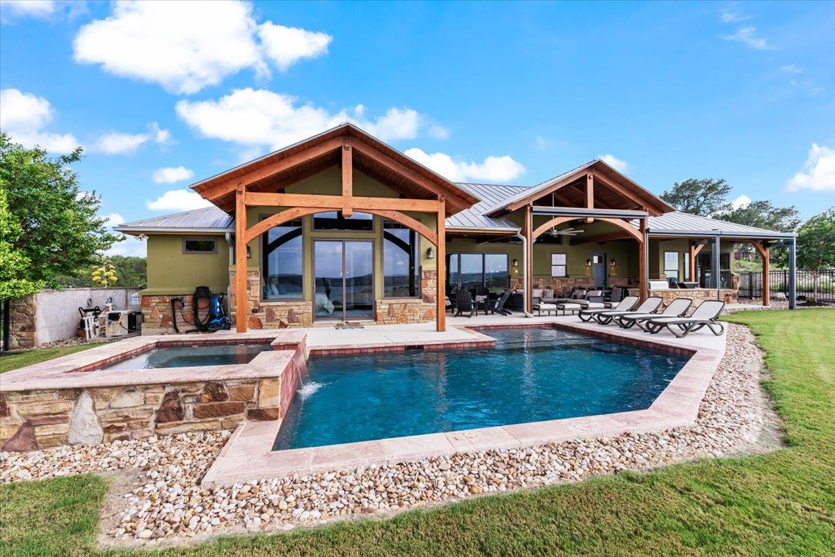 1604 Watercliffe Drive Lago Vista TX 78645