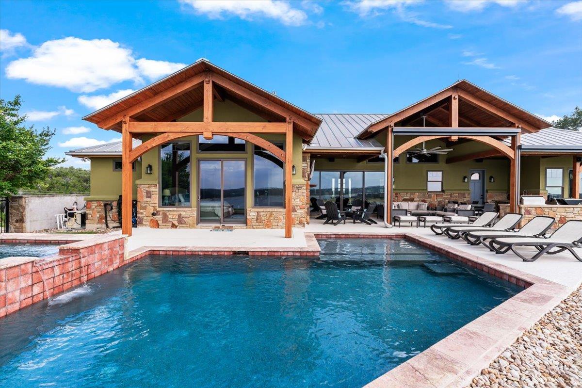1604 Watercliffe Drive Lago Vista TX 78645