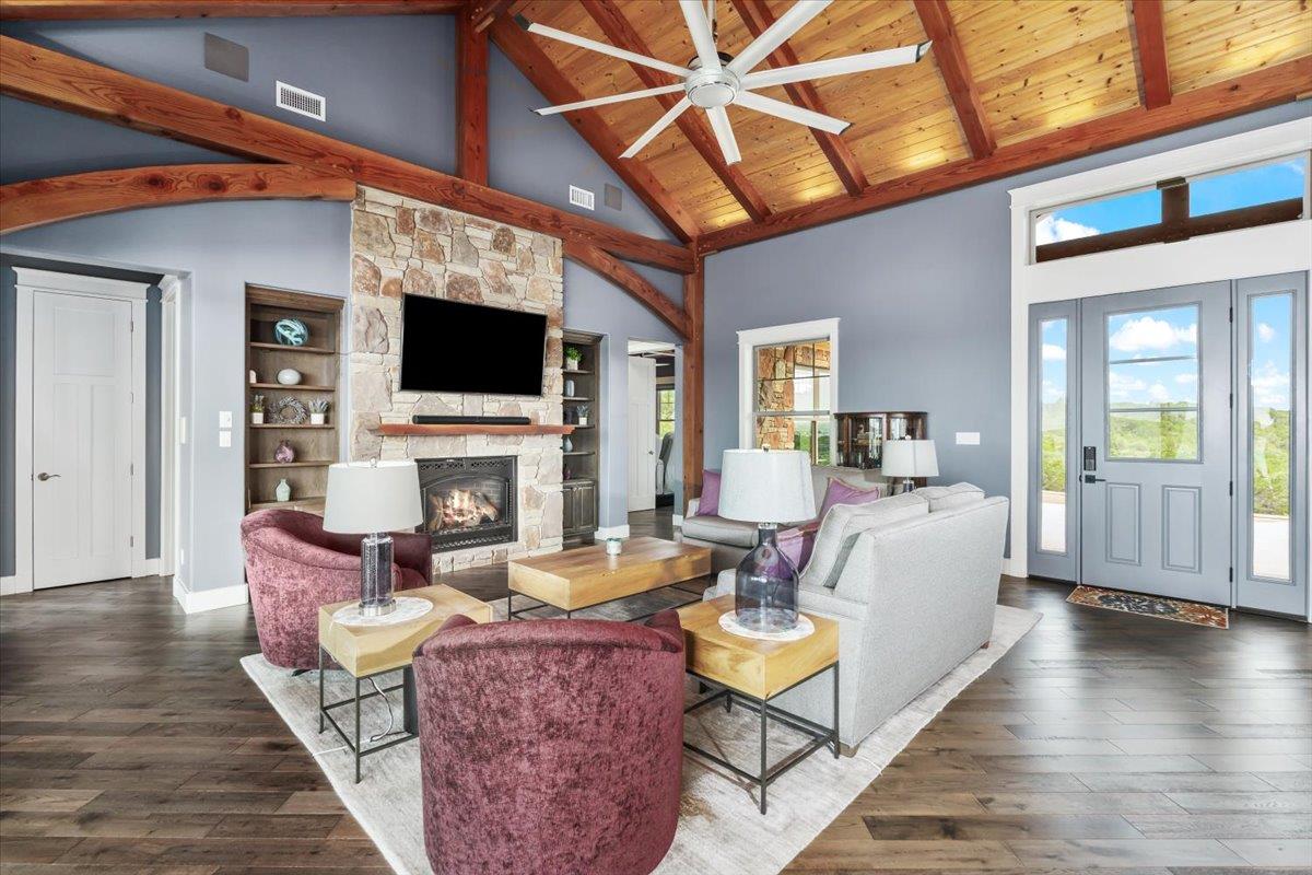 1604 Watercliffe Drive Lago Vista TX 78645