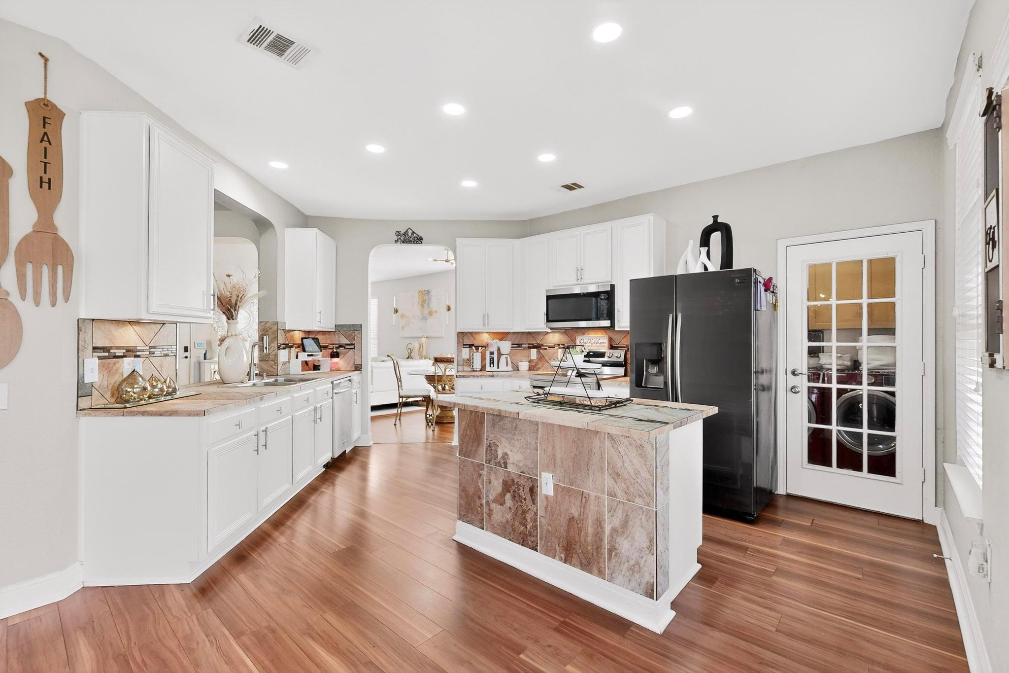 5816 Welsh Way Del Valle TX 78617