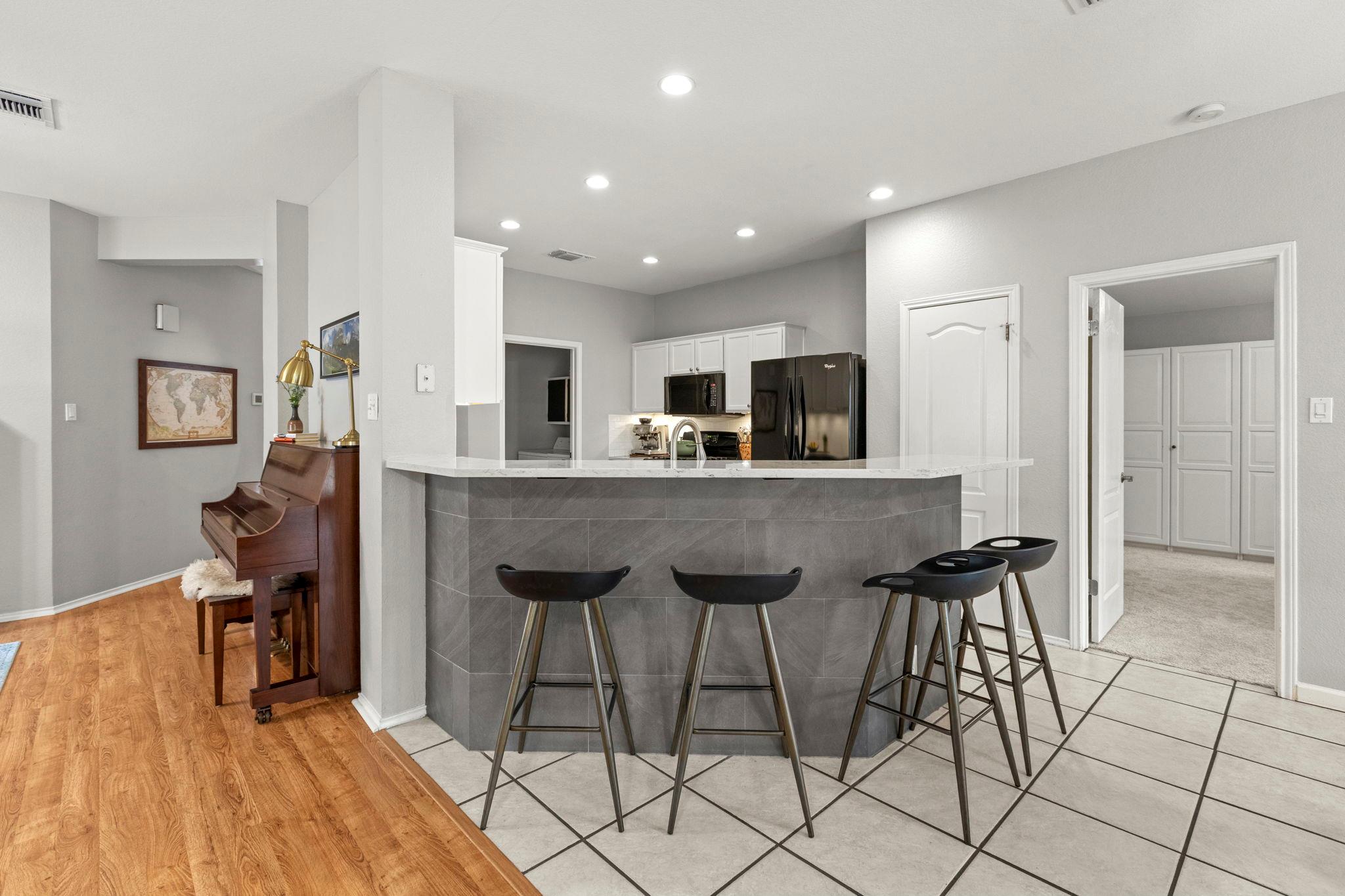 2037 Desco Drive Austin TX 78748