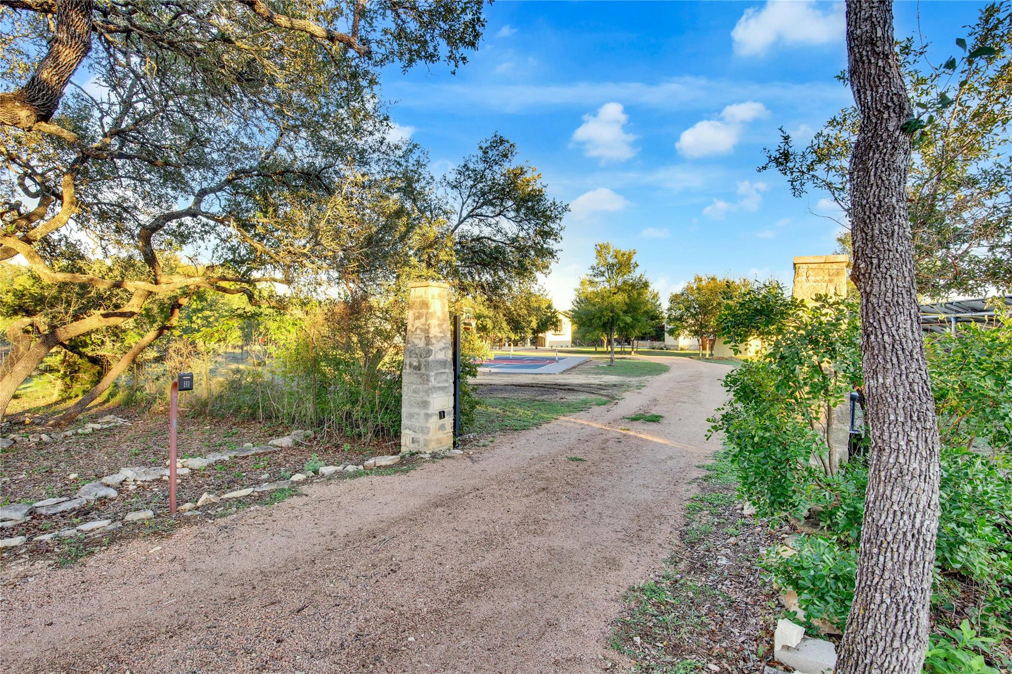 609 S Creekwood Drive Driftwood TX 78619