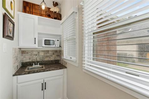 407 Olympia Fields Street Meadowlakes TX 78654
