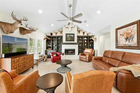 407 Olympia Fields Street Meadowlakes TX 78654