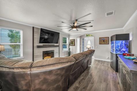 807 Eaglecreek Drive Leander TX 78641