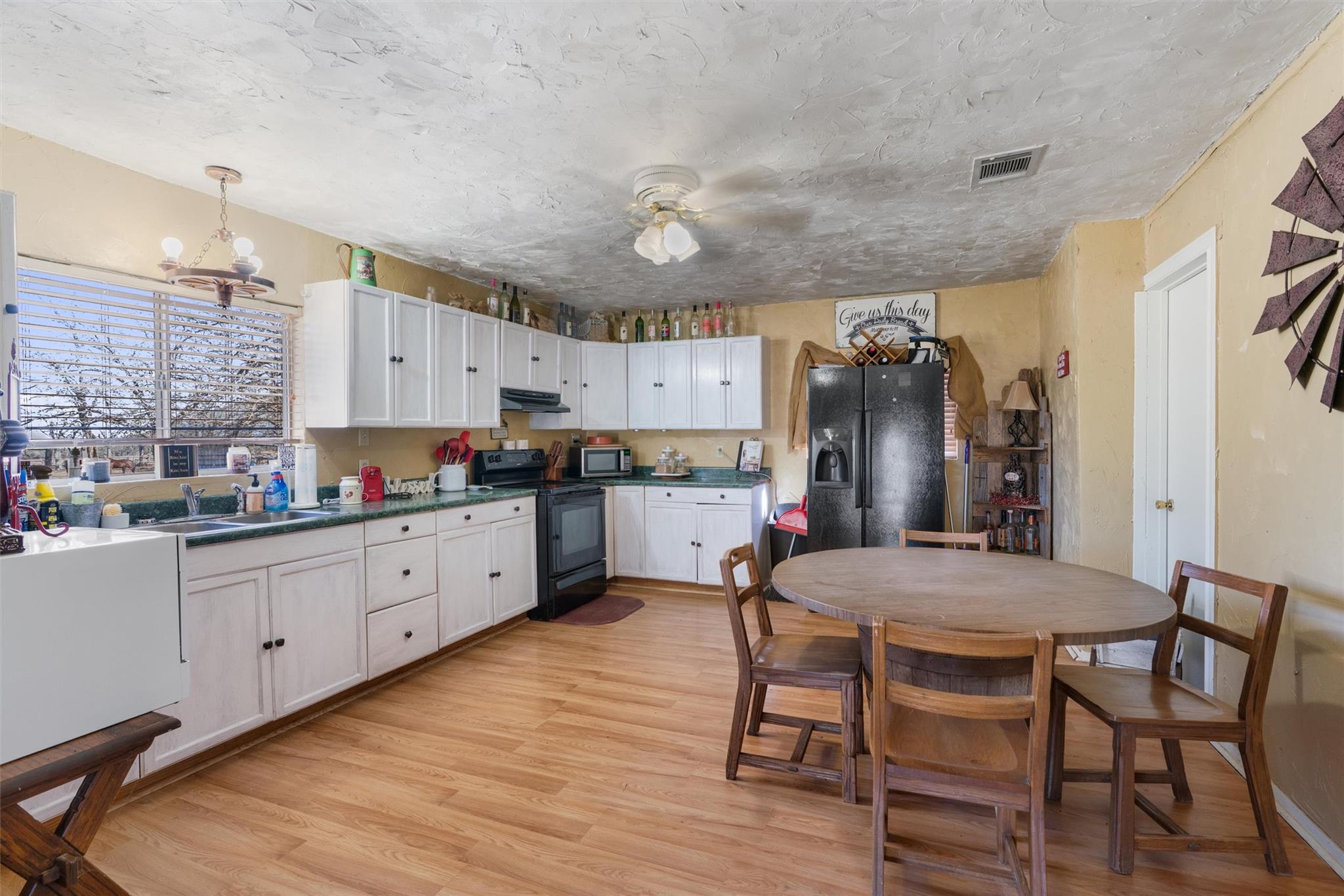 173 County Road 458a Thorndale TX 76577
