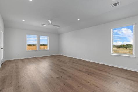 149 Hatari Trail Jarrell TX 76537