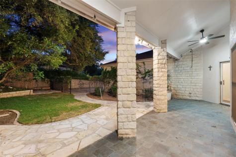213 El Rio Drive Lakeway TX 78734