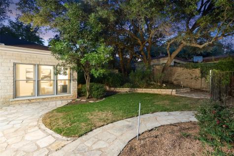 213 El Rio Drive Lakeway TX 78734