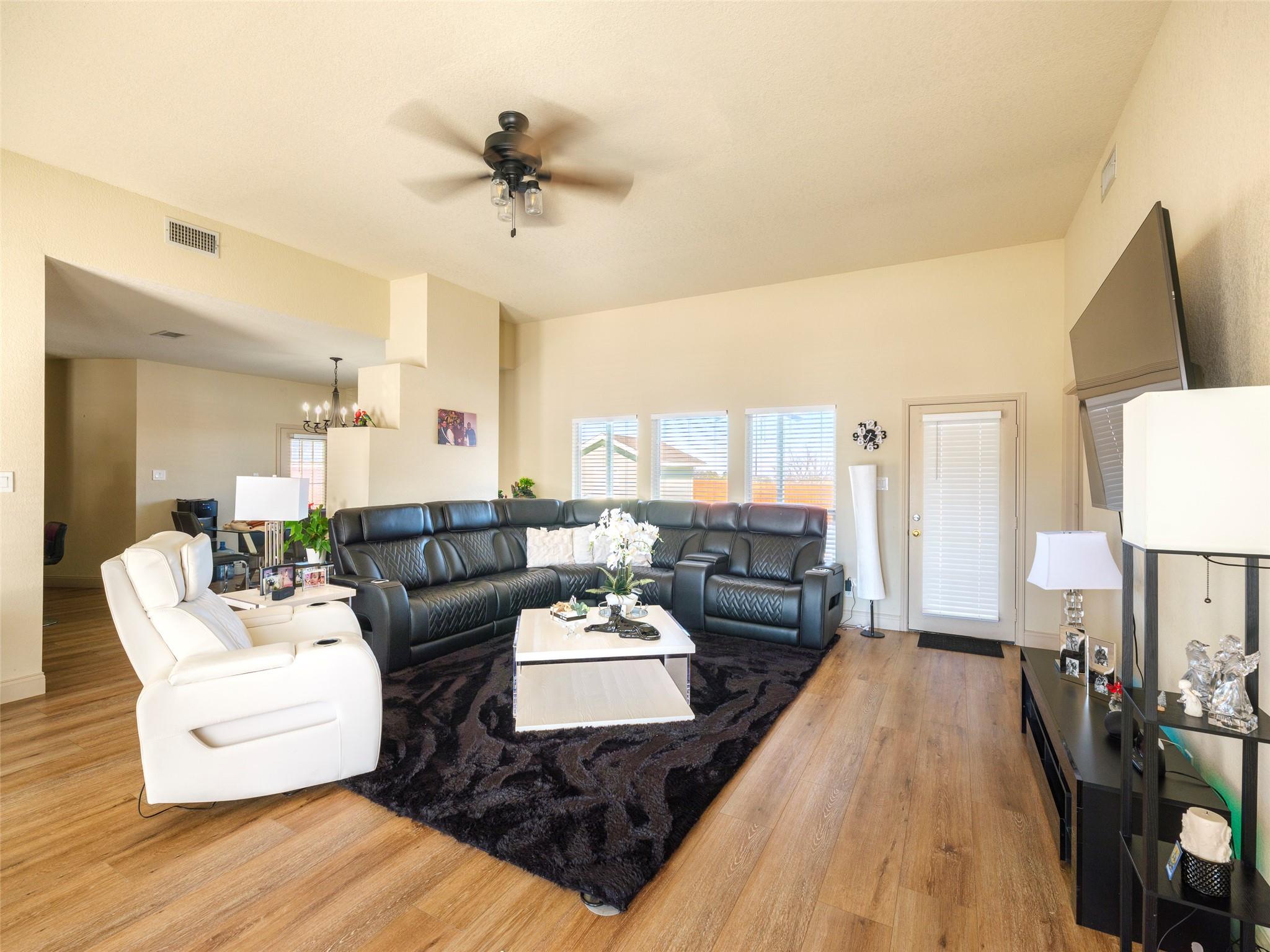 80 Family Circle Hutto TX 78634