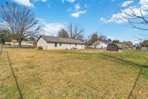 405 Lynch Street Smithville TX 78957