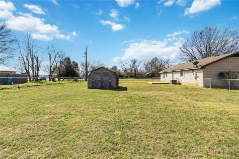 405 Lynch Street Smithville TX 78957